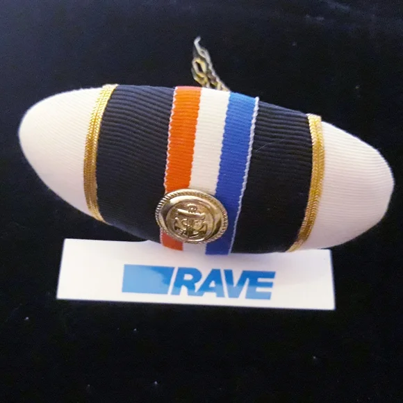 Vintage 1980's Rave Nautical Style Padded Hair Clip - Picture 6 of 7